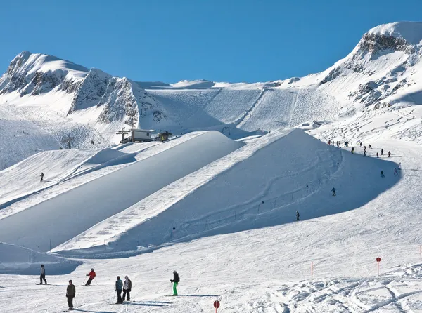 Estación de esquí de Kaprun, glaciar Kitzsteinhorn. Austria — Foto de Stock