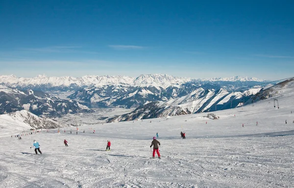 キッツシュタイン ホルン氷河カプルーンのスキー リゾート。オーストリア — ストック写真
