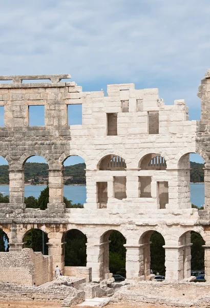 크로아티아의 풀라에 있는 로마 의원 형 극장 — 스톡 사진