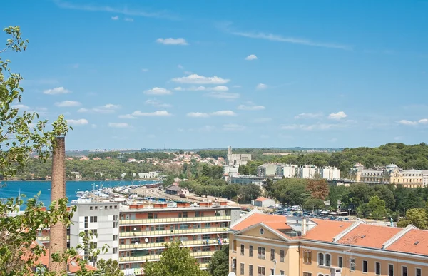 Vista da cidade e da baía da colina Kastel. A Pula. Croácia — Fotografia de Stock