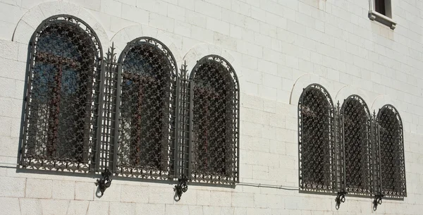 Una finestra con persiane — Foto Stock