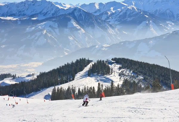 卡普伦，kitzsteinhorn 冰川的滑雪胜地。奥地利 — 图库照片