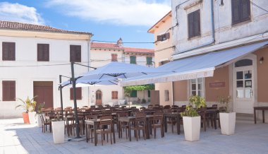 Pizzacı fazana, Hırvatistan kasabasında