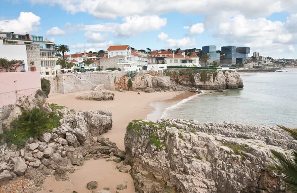 Пляж в Кашкайше. Португалия — стоковое фото