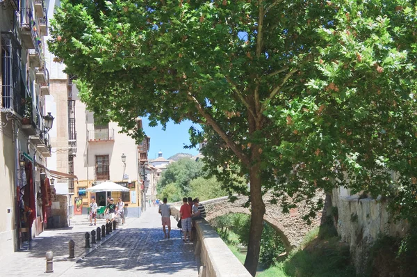 Calle en la ciudad de Granada, España — Foto de Stock