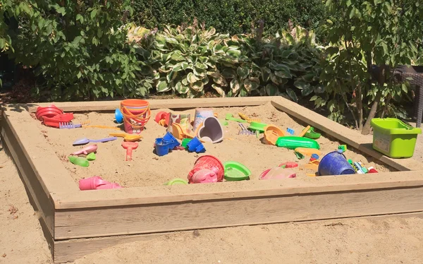 Sandbox ile çocuklar için oyuncaklar 
