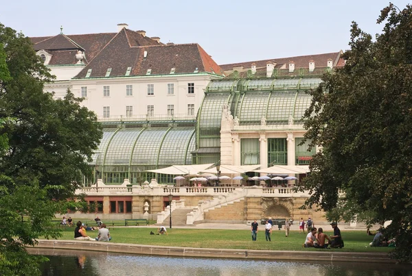 Gewächshaus "Palmenhaus". Wien. Österreich — Stockfoto