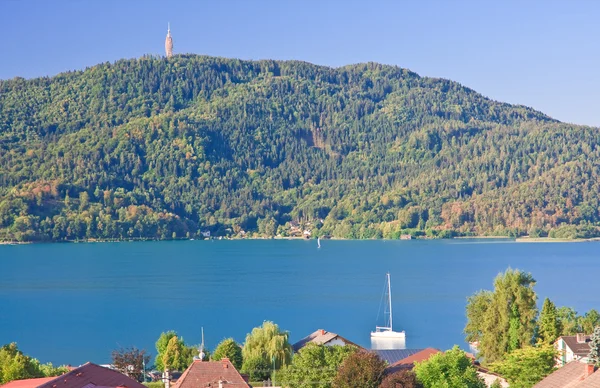 Resort Pörtschach am worthersee en lake worthersee. Oostenrijk — Stockfoto
