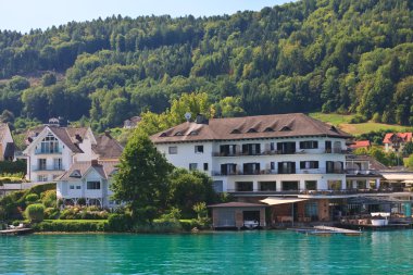 lake worth (worthersee) ve Maria worth tesisi. Avusturya