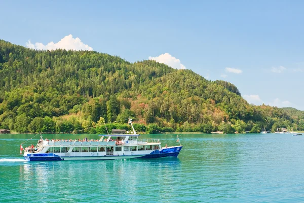 Személyszállító hajó lake worth (Wörthersee). Ausztria — Stock Fotó