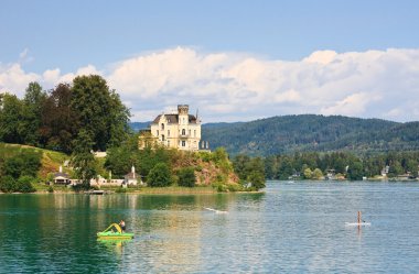 Reifnitz kalesinde lake worth carinthia, Avusturya