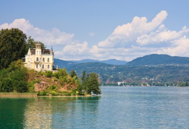 Reifnitz kalesinde lake worth carinthia, Avusturya