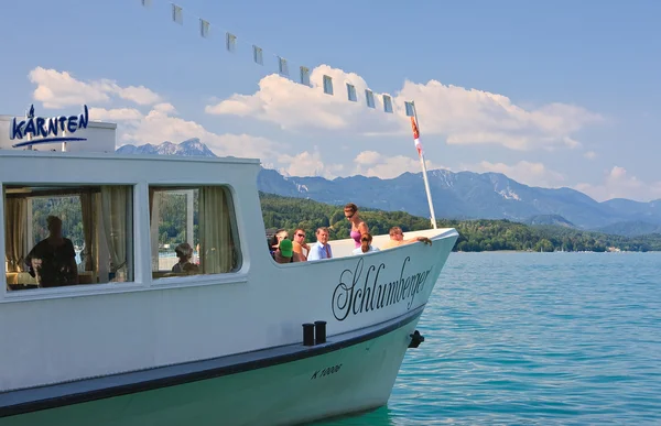 Osobní loď na jezeře worth (worthersee). Rakousko — Stock fotografie