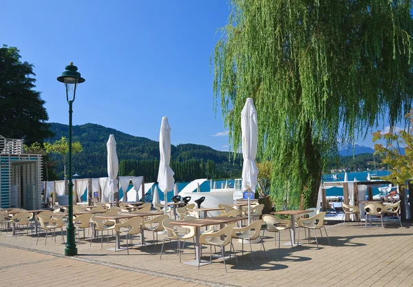 Resort Pörtschach am Wörthersee och lake worth (Wörthersee). Österrike — Stockfoto