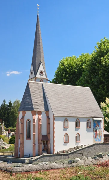 Iglesia de San Vincenz. Heiligenblut, Austria. Klagenfurt. Miniat. —  Fotos de Stock