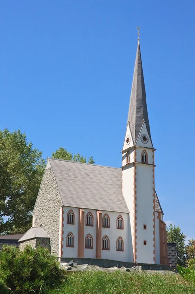 Kościół st. vincenz. Heiligenblut, austria. Klagenfurt. miniaturowe. Austria — Zdjęcie stockowe