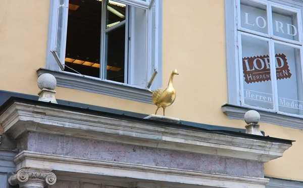 House gilded goose in Klagenfurt. Carinthia. Austria — Stock Photo, Image