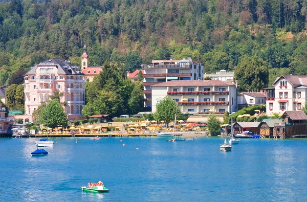 Resort Portschach.Lake Worthersee. Áustria — Fotografia de Stock