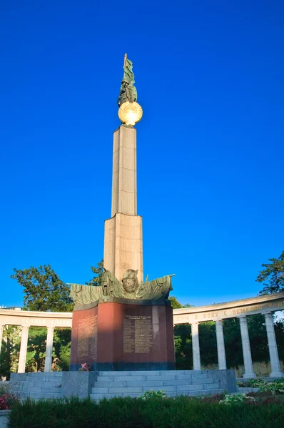 Μνημείο για τους σοβιετικούς στρατιώτες στη Βιέννη. Αυστρία — Φωτογραφία Αρχείου