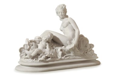 bir kadın ve bir bebek heykeli