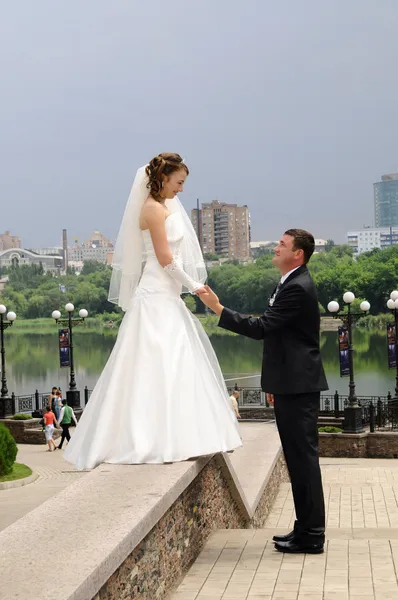 浪漫婚礼夫妇 — 图库照片