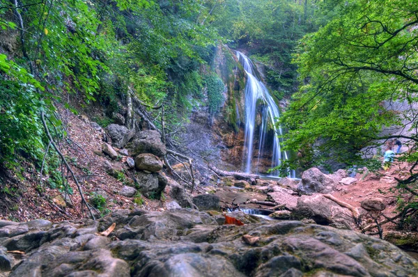 Cascata nel bosco — Foto Stock