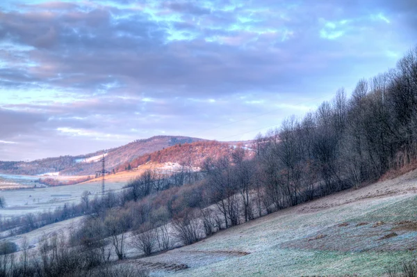 Landschap van een bergdal in de Karpaten — Stockfoto