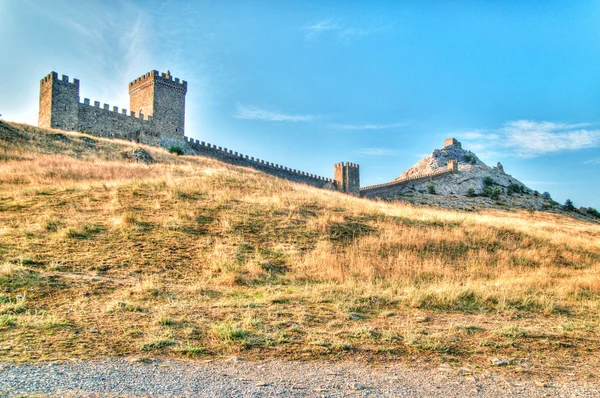 Tårn i Genova fæstning i Sudak Krim - Stock-foto