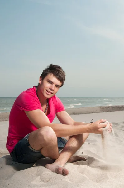 Hombre con camisa roja —  Fotos de Stock