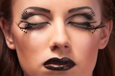 Genç bir kadının portresi