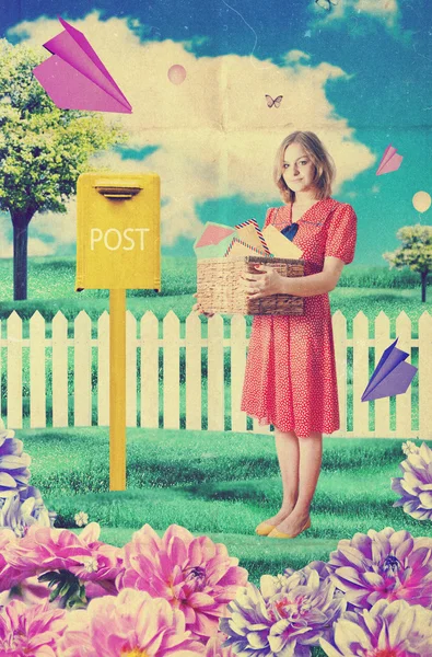 아름 다운 젊은 postwoman, 복고풍 — 스톡 사진