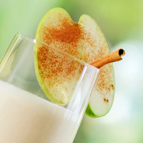 Apple smoothie — Stock Photo, Image