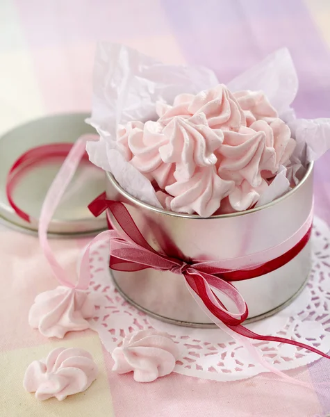 Розовое безе печенье — стоковое фото
