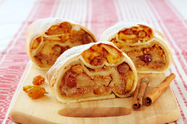 Strudel jabłkowy — Zdjęcie stockowe