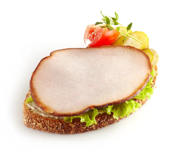 Brot mit geräuchertem Schweinefilet — Stockfoto