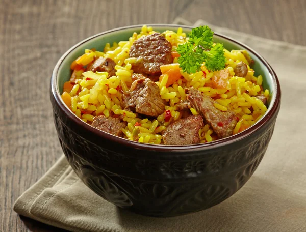 Ryż z mięsem i marchwi — Zdjęcie stockowe