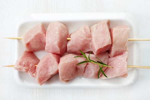 Kawałki mięsa surowe wieprzowe — Zdjęcie stockowe
