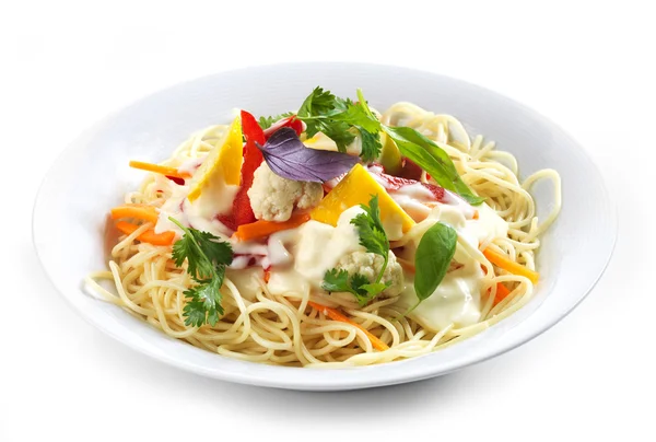 Spaghetti med grönsaker — Stockfoto