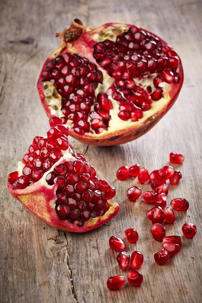 Pieces of pomegranate fruit — Stock Photo, Image