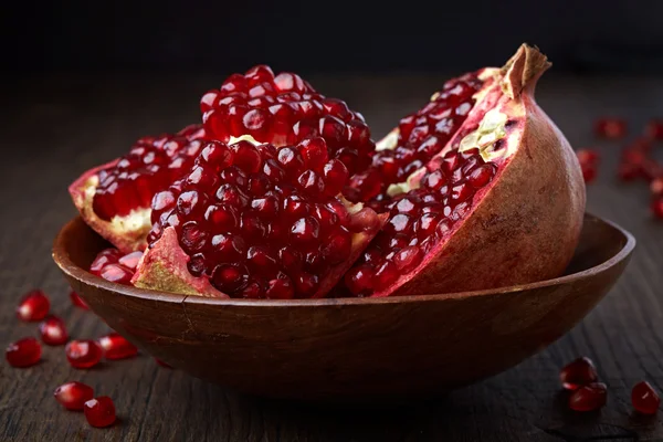 Pedaços de fruta de romã — Fotografia de Stock