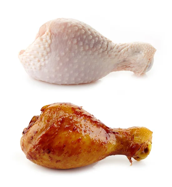 Pernas de frango cru e assado — Fotografia de Stock