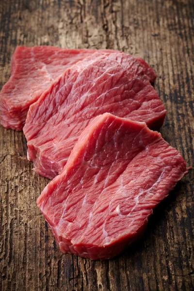 Frisches rohes Fleisch — Stockfoto