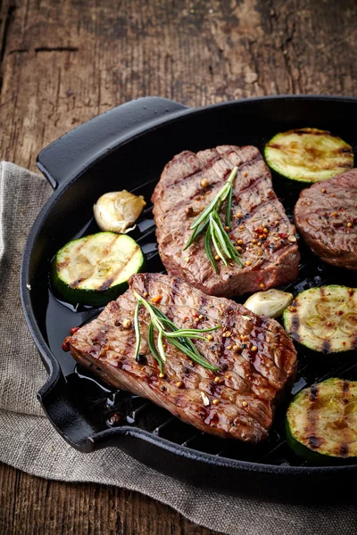 Grilled beef steak — Stock Photo, Image