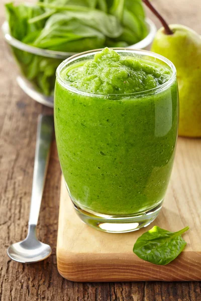 Glas groene smoothie — Stockfoto