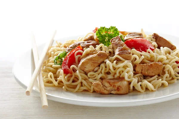 Noodles with chicken — Stock Photo, Image