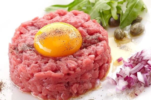 Frisches Rindfleisch-Tatar — Stockfoto