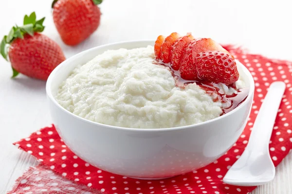 Bowl of rice flakes porridge — Stock Photo, Image