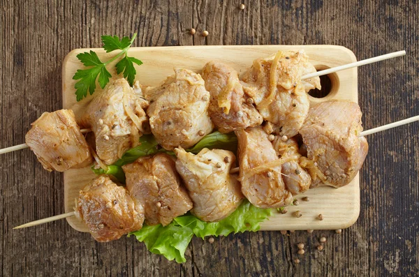 Kebab de porc mariné cru — Photo