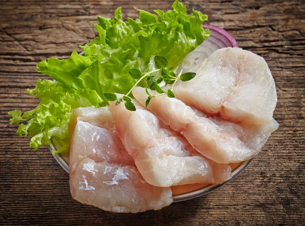 Kawałki ryby w filet z morszczuka surowy — Zdjęcie stockowe