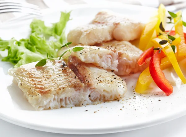 Stekt pangasius fisk filé bitar — Stockfoto